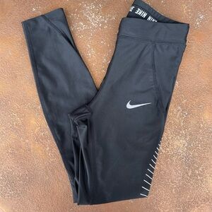 Nike dri-fit leggings

Side pockets and drawstring waist